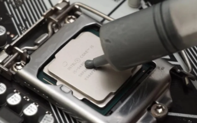如何清除CPU上旧的导热硅脂并更换新的导热硅脂